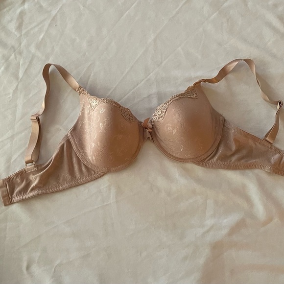 Three for Less Than The Price of One! Tan, Beige, & Black Bras, Size 38D - Picture 11 of 13